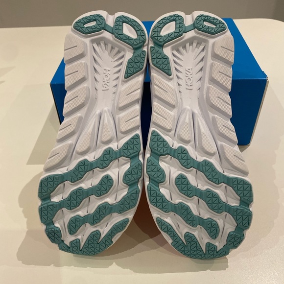 Hoka Rincon 3 Sneaker in Camellia / Radiant Yellow sizes 8, 9 New in Box - Picture 8 of 9